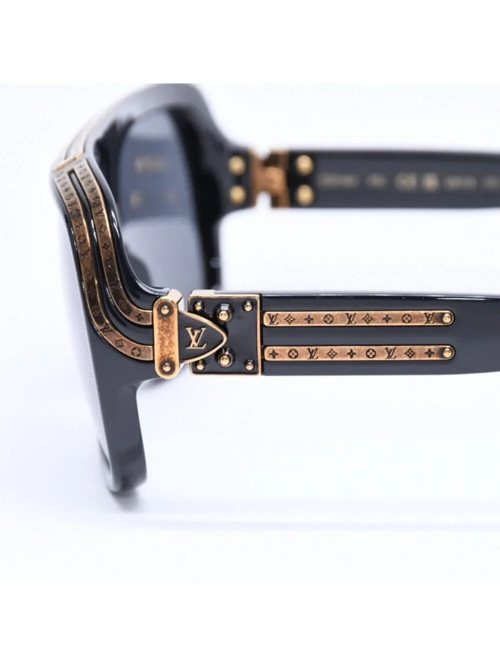 Louis Vuitton 1.0 Millionaire Sunglasses Eyewear 63 16 Black
